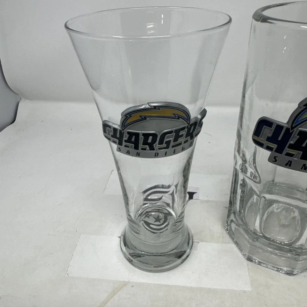 NFL Chargers San Diego Clear and Metal Logo Large 34 Beer Mug & 2 Pilsner‎ Glass